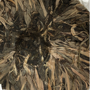 Шен пуэр Таинственный облачный павлин 2019 год расчесанный 357 г. Photo 2