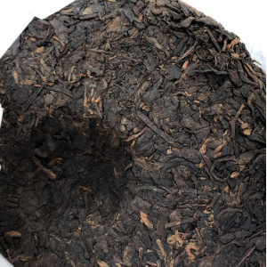 Шу Пуэр Yun Nan Meng Hai Qi Zi Bing Cha Древние Деревья Куньмин блин 357г 2017 год. Photo 3